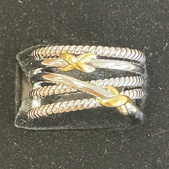 Mytys Two-Tone Ring - Size 9 - NWOT - Picture 3 of 5